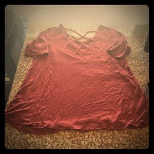 Burgundy cross cross back tee shirt!